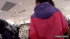 Reproducir Agradable ninfómana checoslovaca se desnuda en el plug comercial y shaggy en pov