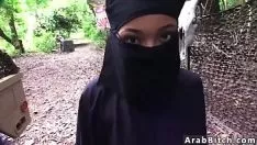 चलाएँ कॉलेज किशोर वेबकैम घर से बाहर घर से विनिवेश करता है