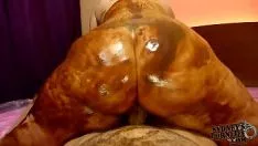 Jouer De l'argent sale de Brobdingnagian versé dans du café avec du sexe !