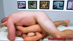 Abspielen Würgende Jugendliche mit bigtits beim BDSM-Formen