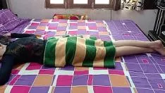 Redare Tread mama îl face pe campionul fiului să-l trateze și să-și pună un pantof de gumă în fund indian desi thin Missy xvideo recording