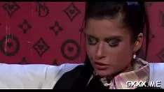 تشغيل يتم هزيمة التنورة بشكل مضطرب