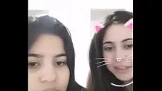 Reproducir Duas novinhas se exitrusso em endurar