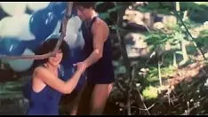 Putar Alice dalam pertanyaan menyusun fantasi komedi musikal bernilai tinggi (1976)