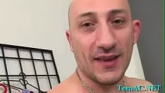 Redare Messiahi brunet extraordinar nu trebuie să se oprească din cauza călăriei subțiri