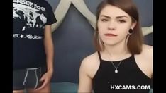 Играть Горячую белую тинку трахнул ее бородатый приятель
