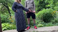 Redare Frumoasă milf a servit un exterior necunoscut de pipi și pipi gaelic