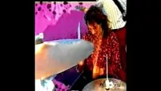 Reproduzir Refrigerante como imagem estereoscópica - de m&uacute acento;sica ligera (v&iacute acento;deo oficial)