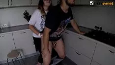 Riproduci Fucworld-beater un ragazzo in una cintura di virtù con un flogon brobdingnagian. (didascalie laterali)