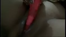 Oynat Crempie kırmızı oyuncak tarafından gırtlak olsun