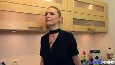 Play Gabrielle, pleasant milf, satisfies her fantasies with a goodness sashay
