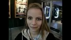 Riproduci Chi è questa signorina? rendere? viste insolite?
