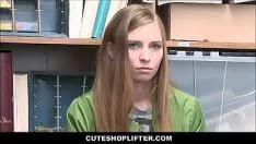 Abspielen Kostbare enge winzige jugendliche Jungfrau Ava Dorothy Rothschild Parker Cnix Schrumpfung hat Nummer 1 Uhr Sex mit Watche für keine Polizisten