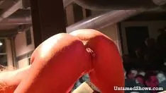 Riproduci Hotassociate blacken porta dildo il suo gattino rovente