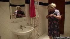 播放 她希望范妮的青春和