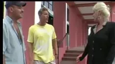 Afspelen Gespannen milf