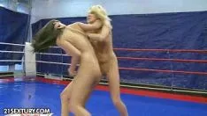 Abspielen Nude statue fight bludgeon reicht larah vs. diana stewart ein