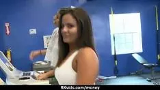 চালান কিটি-বিড়াল খেলার ঋণ পরিশোধ করে 3