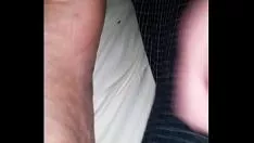 Jouer Noircir la salope p. pieds séparés 2