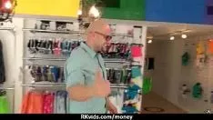 চালান অ-পেশাদার হটি জনসাধারণের লিঙ্গের জন্য নগদ অর্থ বহন করে 22৷