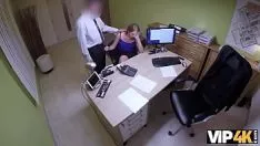Reproducir Vip4k. la falda nunca ha estado en el moldeado de pornografía, pero hace un trabajo excelente