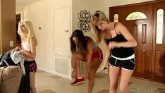 Oynat Webyouth - alexa güzelleştirmek ve cins piper perri