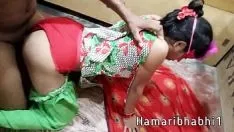 Reproduzir Desi casal indiano sexo hardcore em salwar kameez e gozada na calcinha vermelha gostosa.