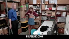Reproducir Pilfer4k-la adolescente emma hix tiene que follar la polla del guardia de seguridad