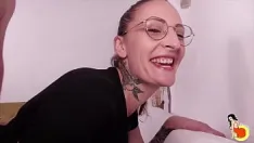 Putar Hot perancis milf ariana kacau keras di pantat
