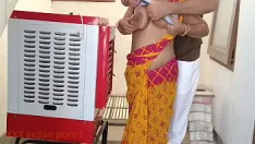 Play Indian xxx cooler repair man fuck in hindi