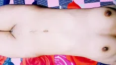 Jouer Ma première vidéo de sexe avec ma superbe copine chaude du village