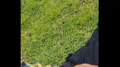 Abspielen Outdoor-Fick-Abenteuer mit einem Babe mit großem Hintern