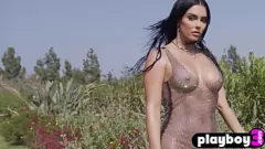 Putar Outdoor Big Tits Milf Kaitlynn Anderson's Sexy Solo Striptease untuk Playboy