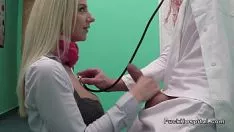 Reproducir tetona rubia she-bops doctor ups grande sashay